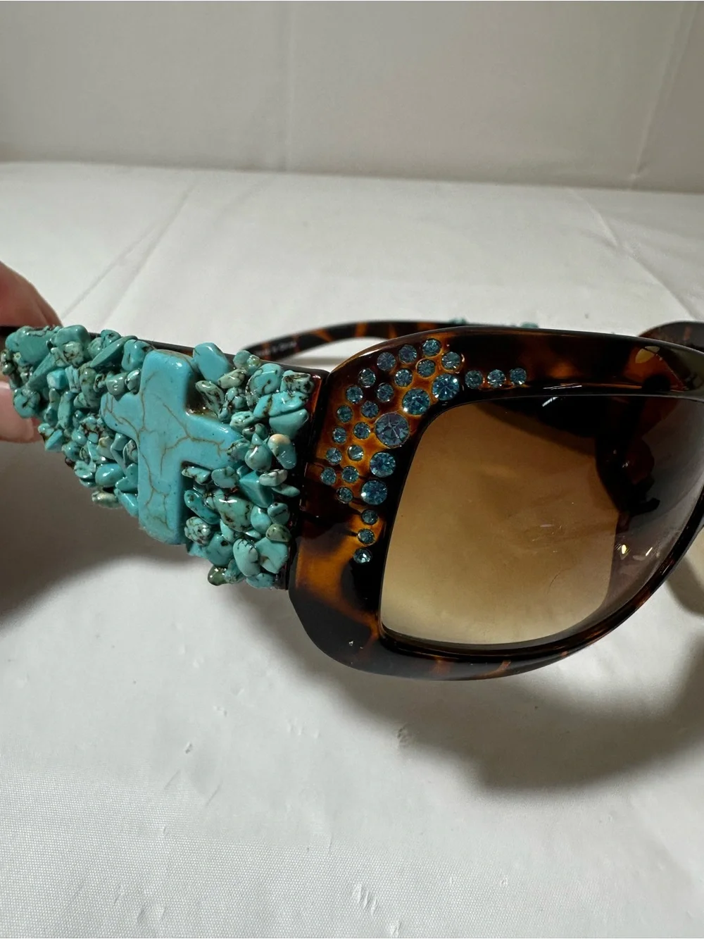 Tortoise Frame Sunglasses with Turquoise Bead Detailing WESTERN Wear from Wy